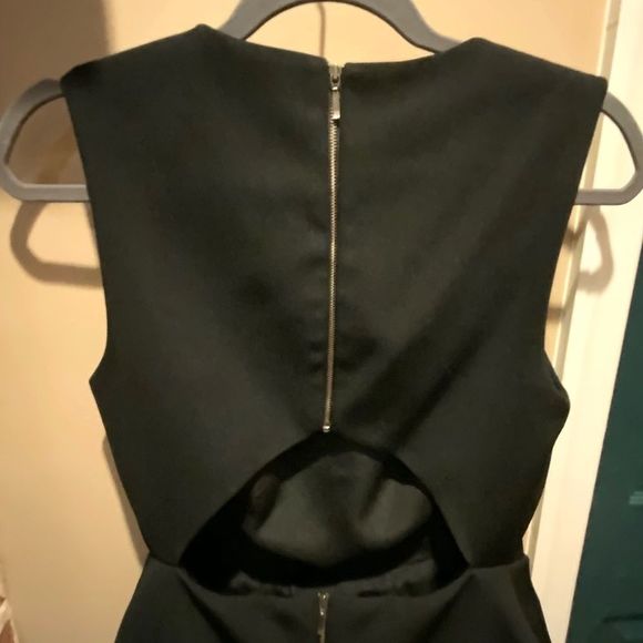 Finders Keepers LBD w Cutout & Zippers - Picture 6 of 10